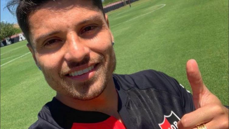 Palacios eligió camiseta: “Me siento muy bien”