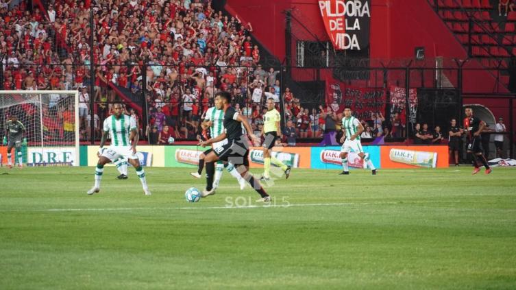 Colón perdió con Banfield y no levanta cabeza