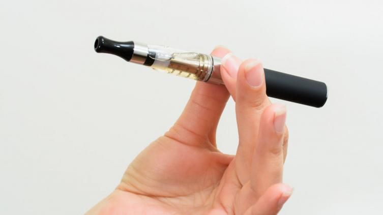 Santa Fe: Intentan prohibir el cigarrillo electrónico 