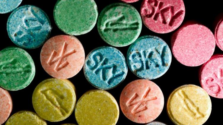Cuáles son las peligrosas drogas de diseño que más consumen los jóvenes
