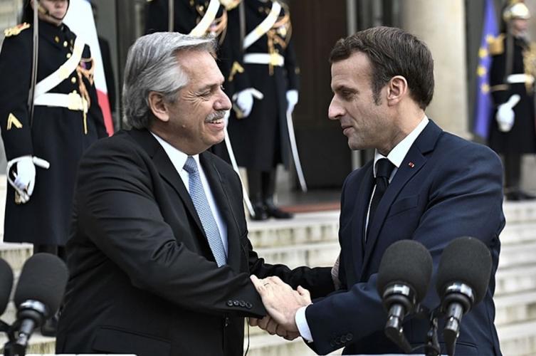 Macron comprometió su apoyo a la Argentina en el FMI