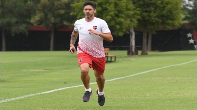 Newell ´s cambia para jugar con Lanús: salen tres lesionados y entra Pablo Pérez