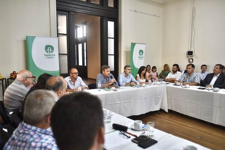 Jatón encabezó la primera reunión del Consejo Económico y Social