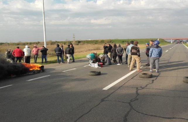 Municipales cortaron este miércoles la autopista