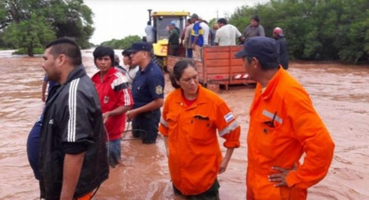 Salta, en alerta roja por la crecida del río Bermejo