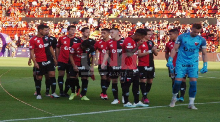 Colón en un partido de riesgo ante Racing donde podría quedar en descenso
