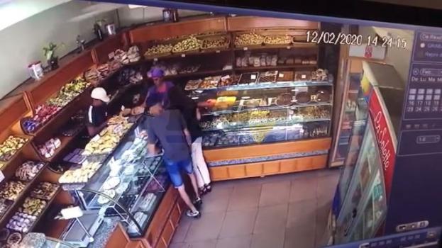 Video: Así roban una panadería en B° Candioti