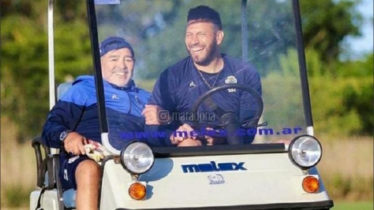 Fatura Broun nota a Maradona 