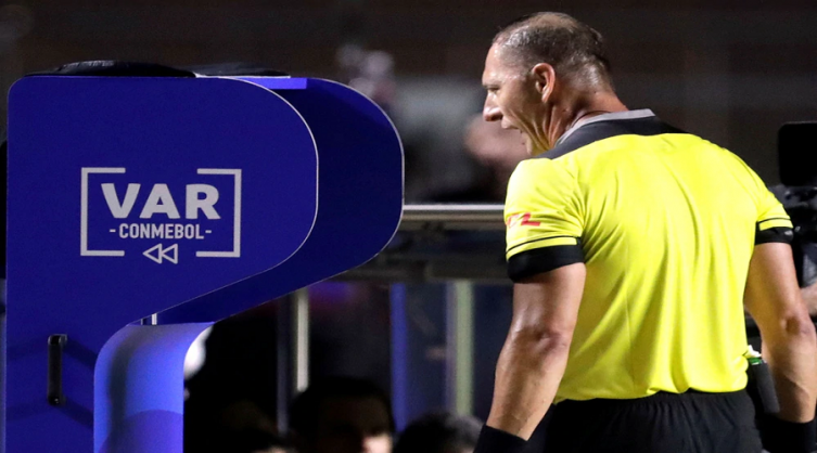 Conmebol confirmó que se utilizará el VAR en las próximas Eliminatorias para Qatar 2022