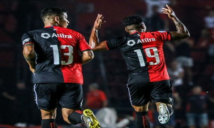 Morelo opinó sobre el estilo de juego de Colón