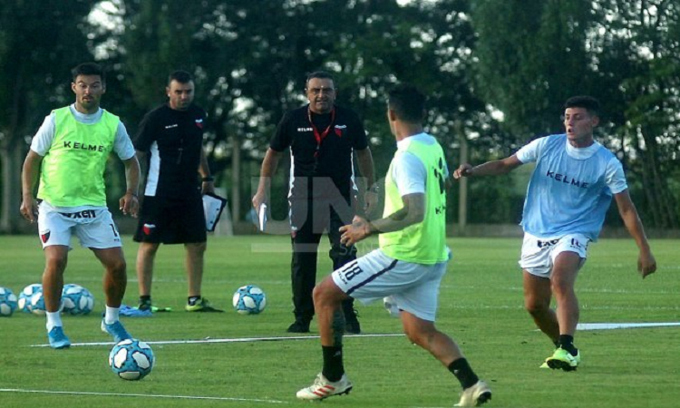 Colón no saca buenos resultados y tiene pocos días de entrenamiento