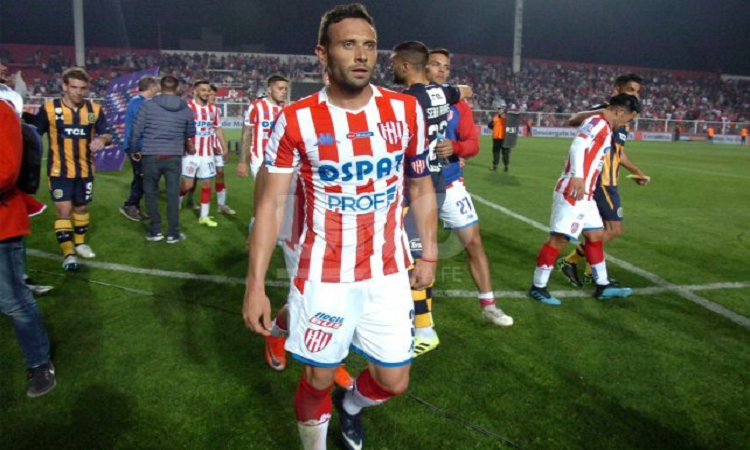 Corvalán no podrá jugar en el resto de la Superliga