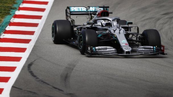 Bottas cerró los test en lo más alto con Verstappen al acecho
