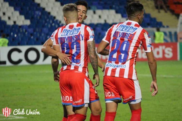 Unión ganó ante Godoy Cruz con Troyansky como figura