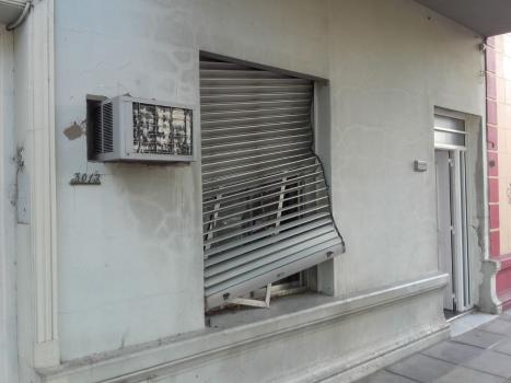 Robaron en una casa frente a la plaza Constituyentes