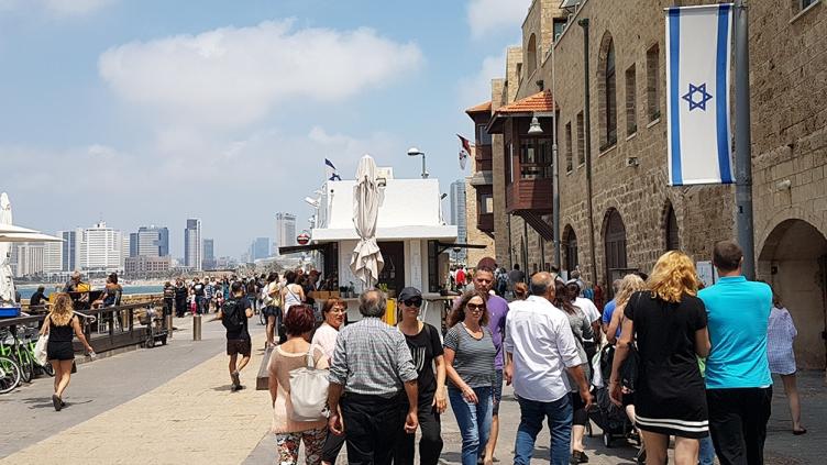 En Israel prohíben el ingreso a extranjeros e imponen cuarentenas obligatorias