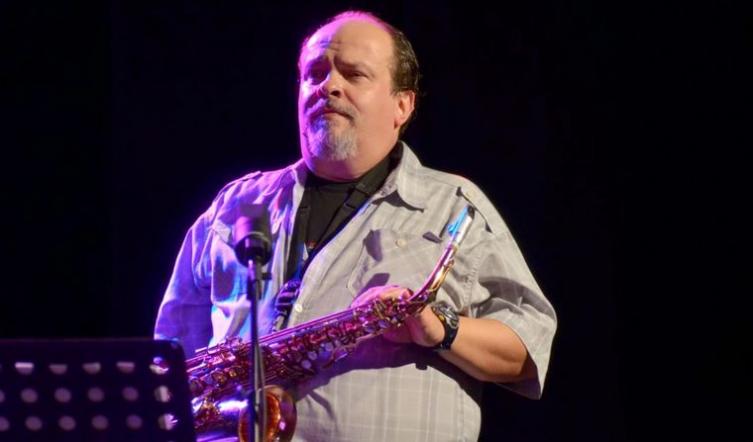 Murió por coronavirus un saxofonista argentino en Madrid 
