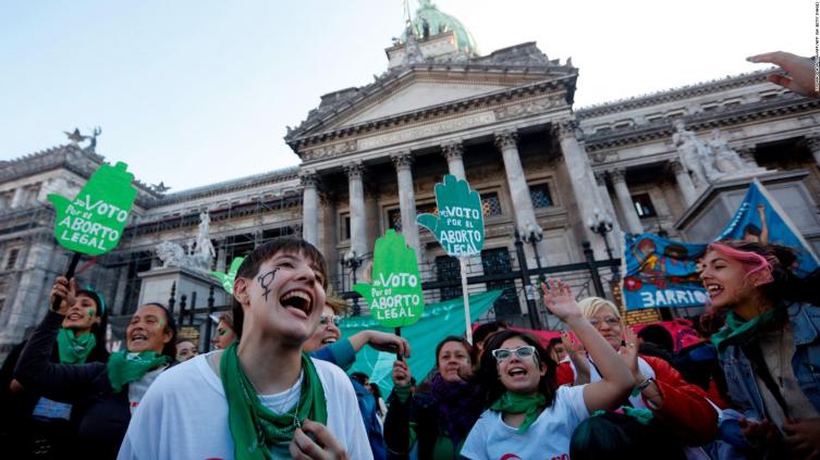 El proyecto de aborto legal ingresaría el lunes a Diputados