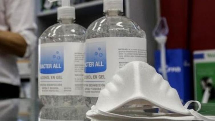 Laboratorios militares producirán alcohol en gel y barbijos