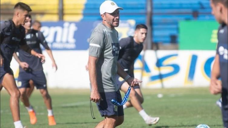 El seguimientodel cuerpo técnico a los jugadores de Rosario Central en cuarentena