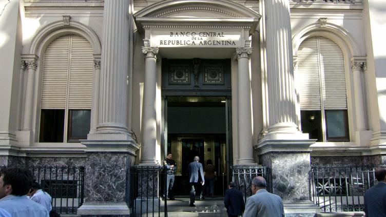 Los bancos no atenderán al público hasta el 31 de marzo inclusive