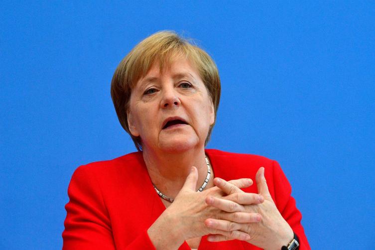 Angela Merkel, en aislamiento luego de que su médico diera positivo de coronavirus