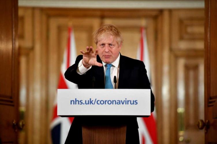 Boris Johnson decretó tres semanas de confinamiento en el Reino Unido