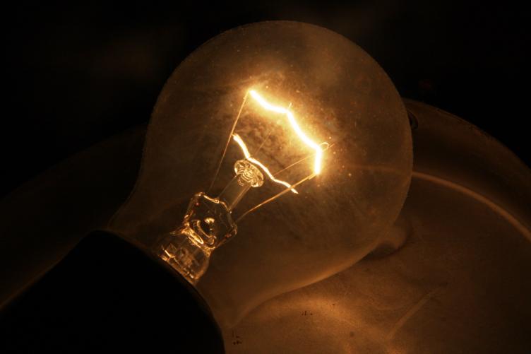 El gobierno provincial impide el corte de luz y agua por 180 días