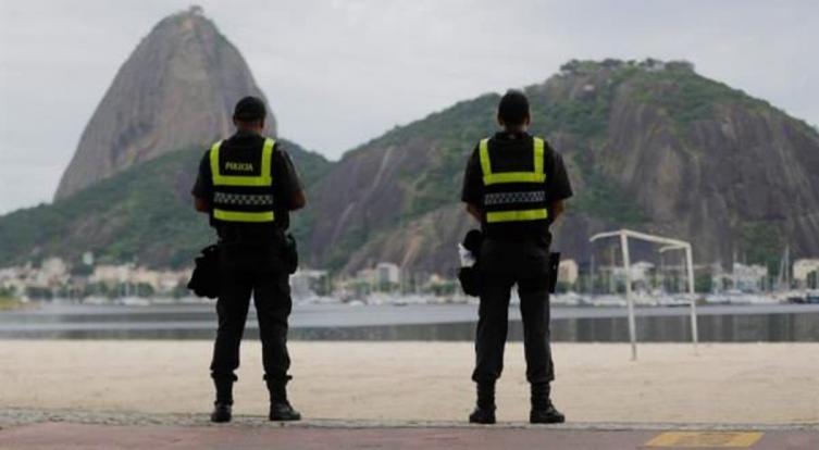 Bolsonaro pronostica caos, se aisla políticamente y gobernadores forman un frente