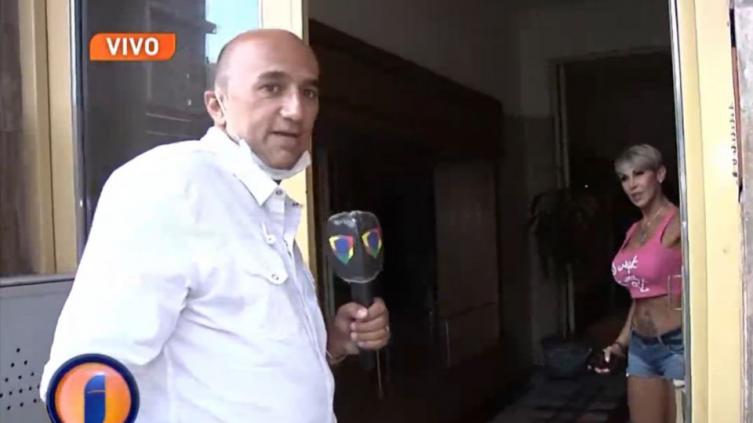 Intrusos violó la cuarentena en vivo con Mónica Farro