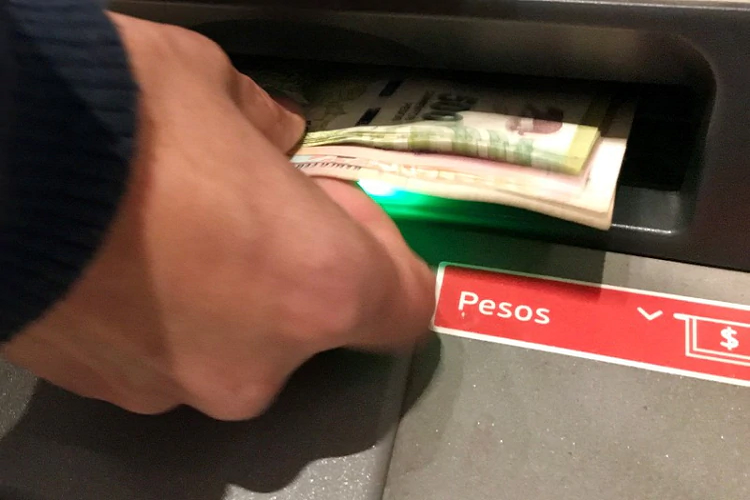 Cómo se puede enviar dinero a alguien que no tiene una cuenta bancaria