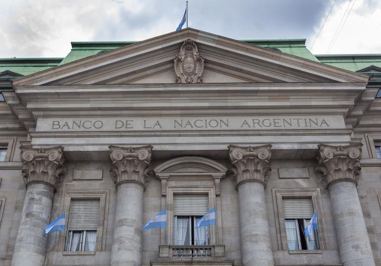 El viernes reabrirán los bancos para el pago a jubilados y beneficiarios de seguridad social