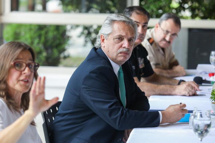 El Gobierno prohibió los despidos y las suspensiones por 60 días