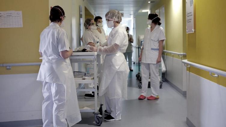 España registra un nuevo máximo diario de muertos y supera los 100.000 contagios