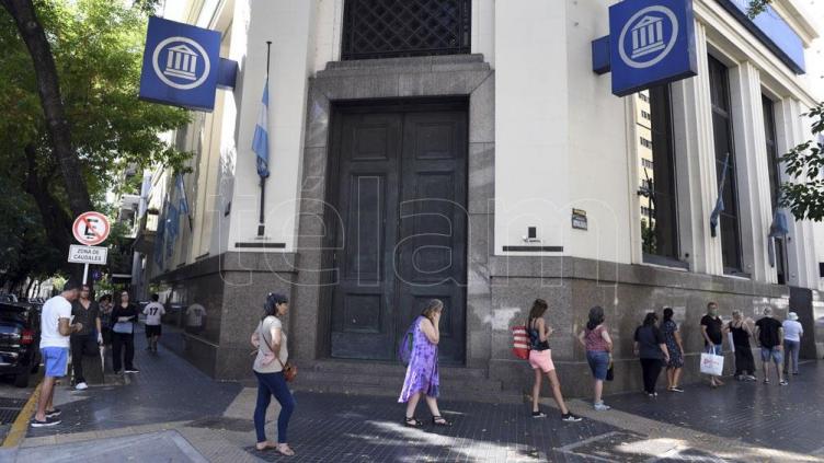 Cuáles son las restricciones y medidas de seguridad en los bancos