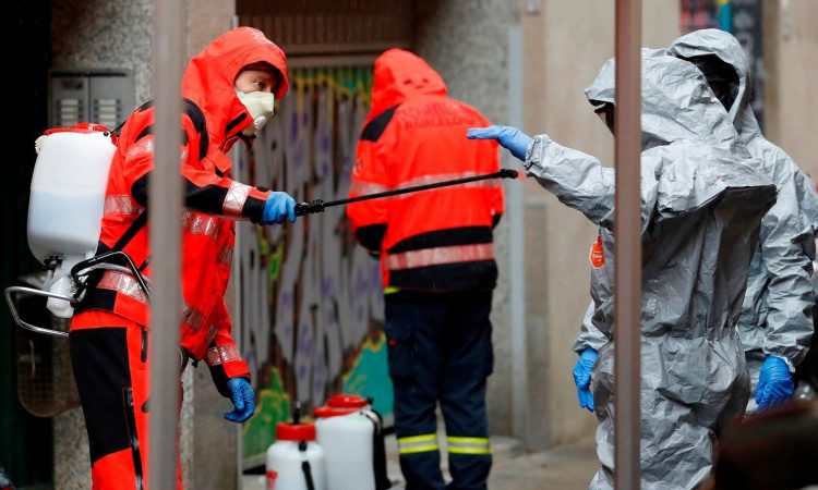 Sin tregua en España: sumó 932 nuevas muertes y superó a Italia en contagios