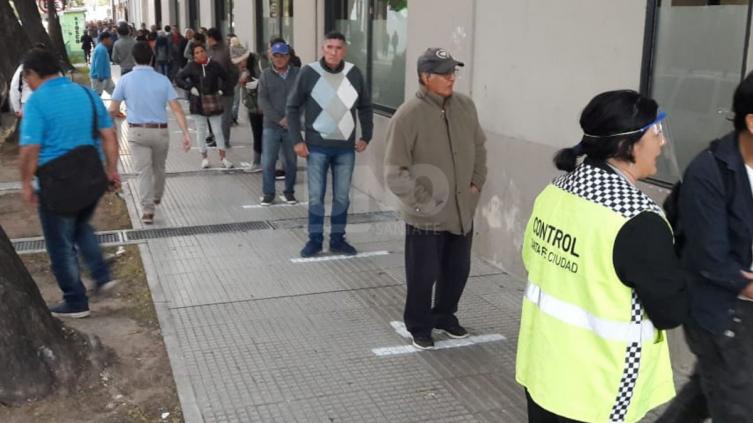 El Banco de Santa Fe extiende dos horas su horario para atender a jubilados y pensionados 