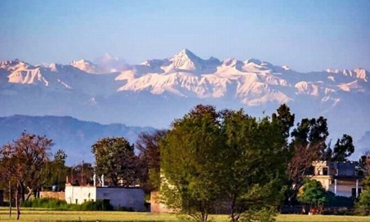 Por la cuarentena, por primera vez en 30 años se ve el Himalaya