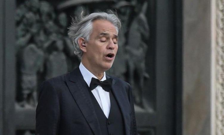 Conmovedor concierto de Andrea Bocelli desde el Duomo de Milán