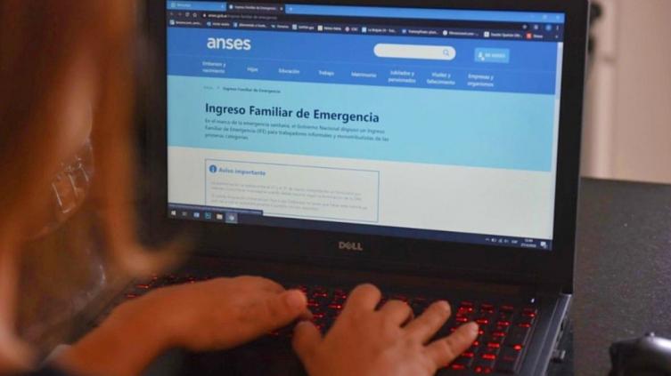 Más de 600 mil santafesinos cobrarán los $10 mil de emergencia