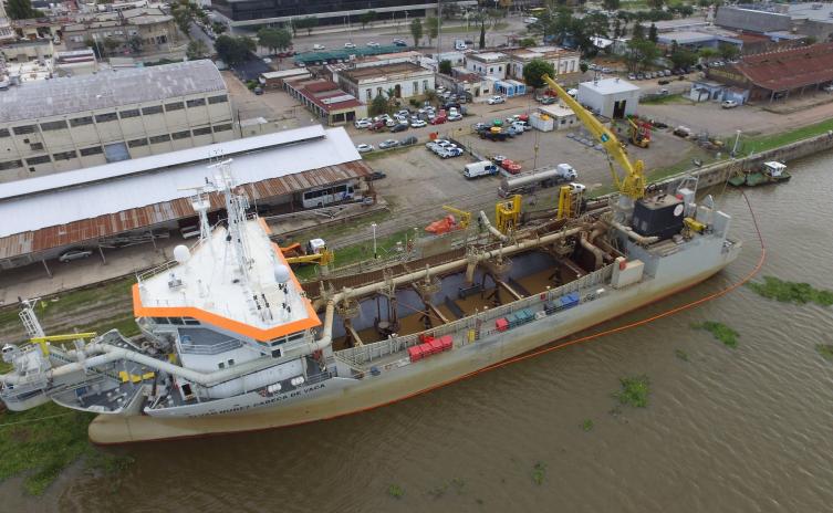 El Puerto de Santa Fe comenzó a dragar el canal de acceso