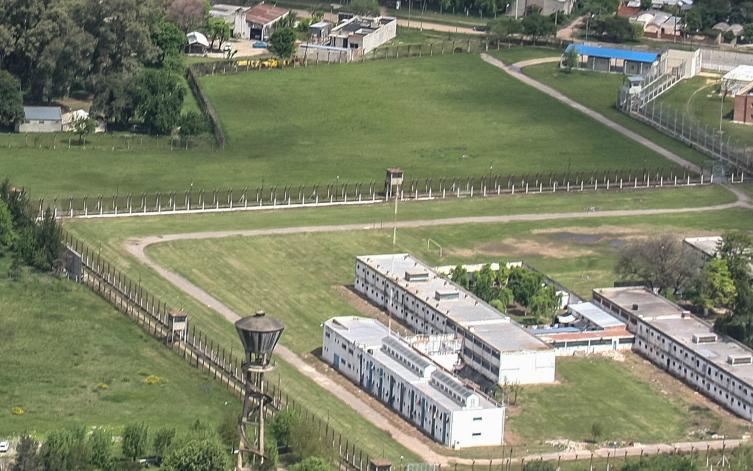 Murió un preso en la cárcel de Las Flores