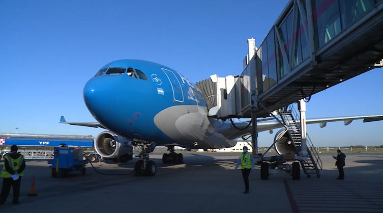 Partió el segundo vuelo de Aerolíneas Argentinas a China para traer insumos médicos