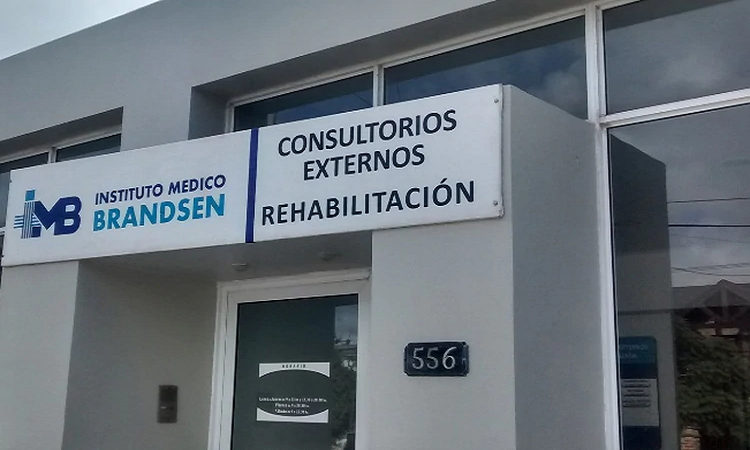 Murieron un enfermero y un joven de 23 años y ya son 131 las víctimas en el país