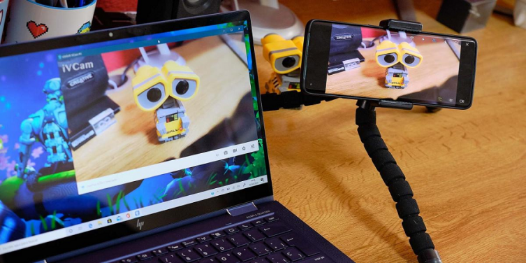 ¿Cómo utilizar tu móvil como webcam en el ordenador?