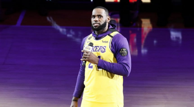 LeBron James admite que hay chances de que no se reanude la NBA