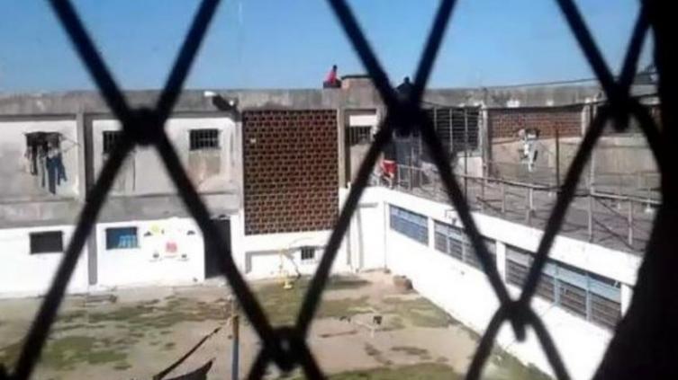 Murió otro de los presos heridos de la cárcel de La Flores