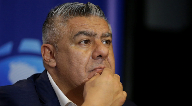 Claudio Tapia: “Es una alternativa jugar el torneo de Primera con 30 equipos y no tener descensos”