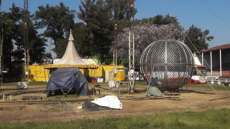 Varado en Santa Fe, el circo Unión resiste