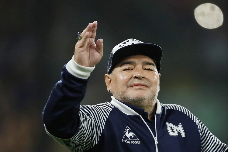 Maradona rompió el silencio tras la decisión de la AFA de anular los descensos